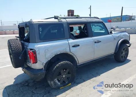 2022 Ford Bronco Black Diamond z USA, uszkodzony, nr VIN 1FMEE5DH4NLB76944